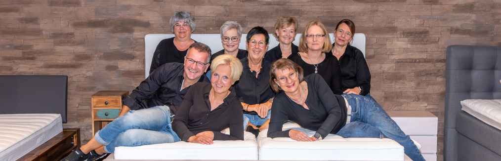 2025-07-09 teamfoto slider.jpg